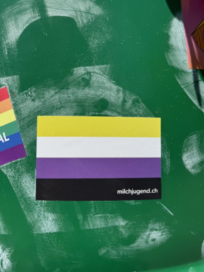 Flagge mit den Farben für non-binär als Sticker