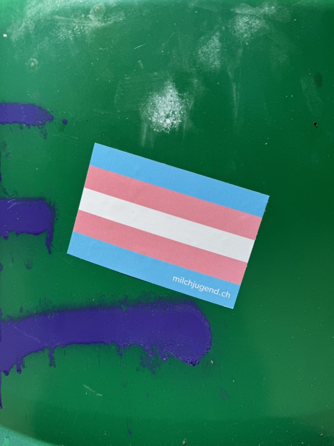 Flagge mit den trans Farben als Sticker
